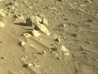 View image taken on Mars, Mars Perseverance Sol 957: Left Navigation Camera (Navcam)