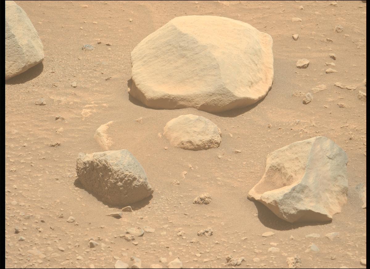 This image was taken by MCZ_LEFT onboard NASA's Mars rover Perseverance on Sol 957