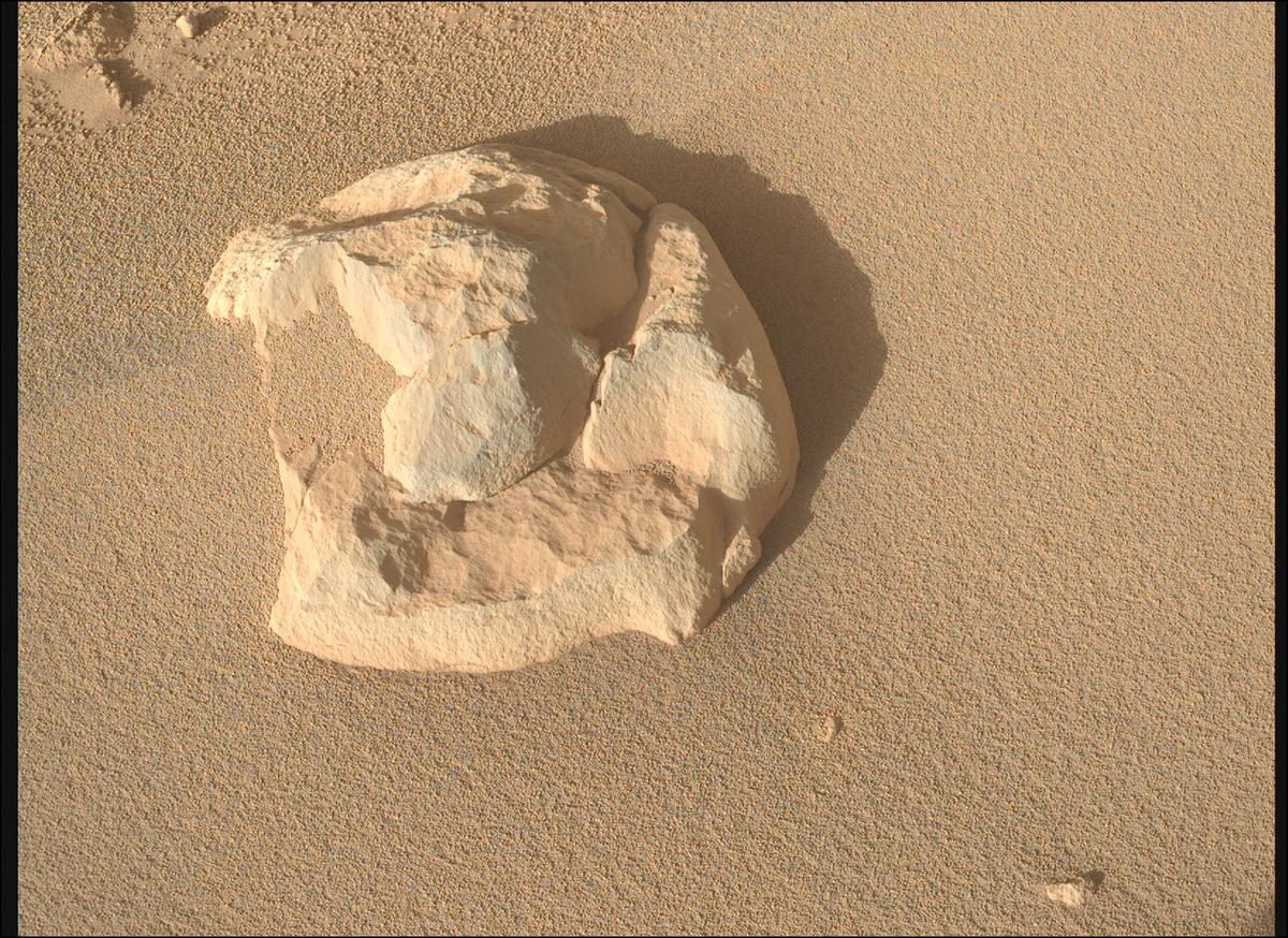 This image was taken by MCZ_RIGHT onboard NASA's Mars rover Perseverance on Sol 957