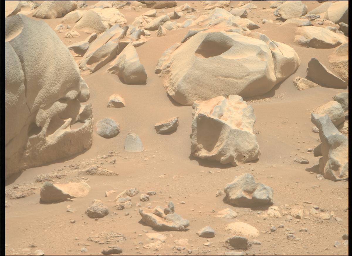 This image was taken by MCZ_RIGHT onboard NASA's Mars rover Perseverance on Sol 959