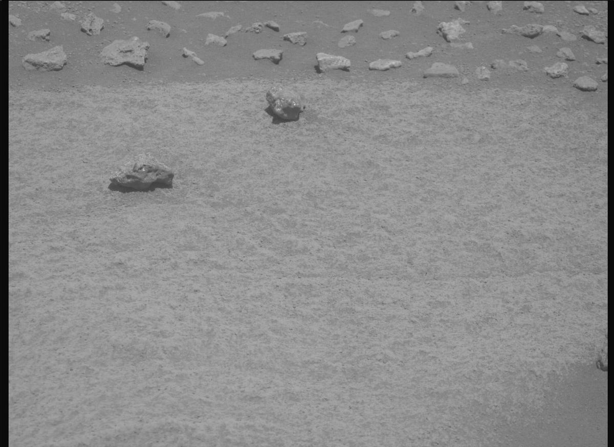 This image was taken by MCZ_RIGHT onboard NASA's Mars rover Perseverance on Sol 960