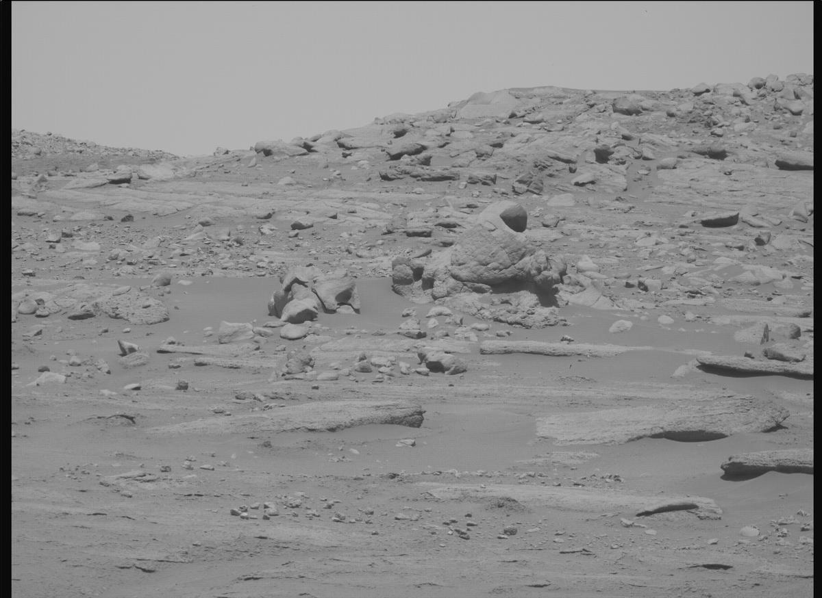 This image was taken by MCZ_RIGHT onboard NASA's Mars rover Perseverance on Sol 960