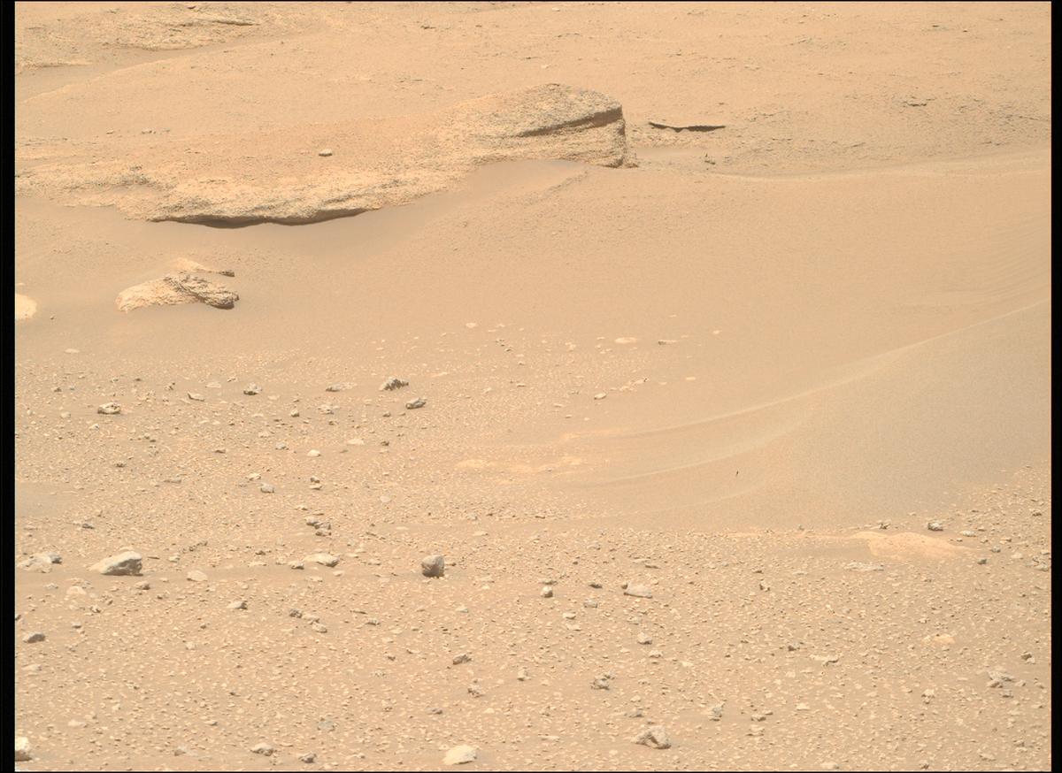 This image was taken by MCZ_RIGHT onboard NASA's Mars rover Perseverance on Sol 960