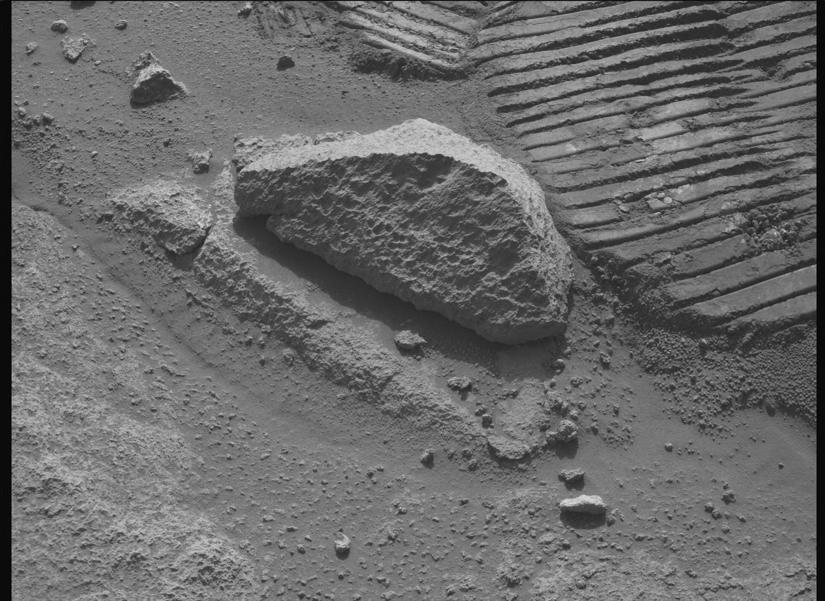 This image was taken by MCZ_RIGHT onboard NASA's Mars rover Perseverance on Sol 960
