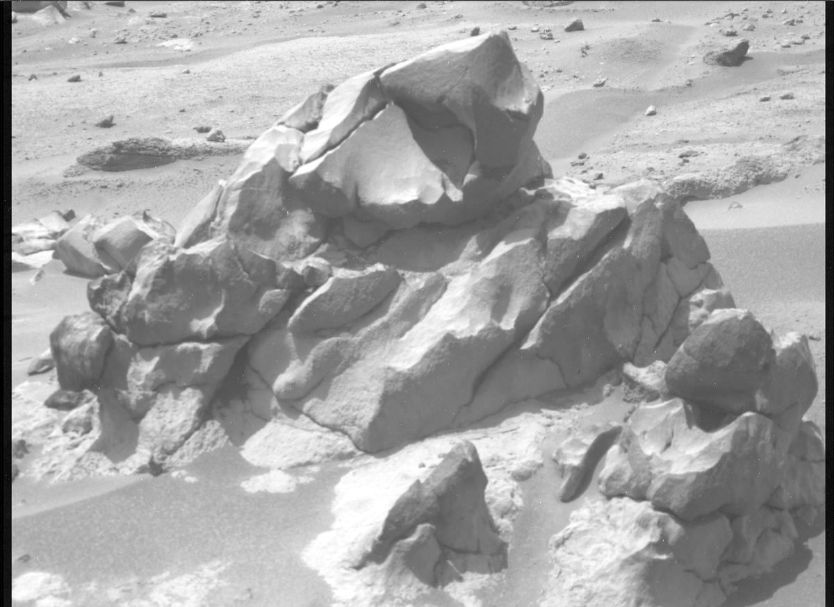 This image was taken by MCZ_RIGHT onboard NASA's Mars rover Perseverance on Sol 961