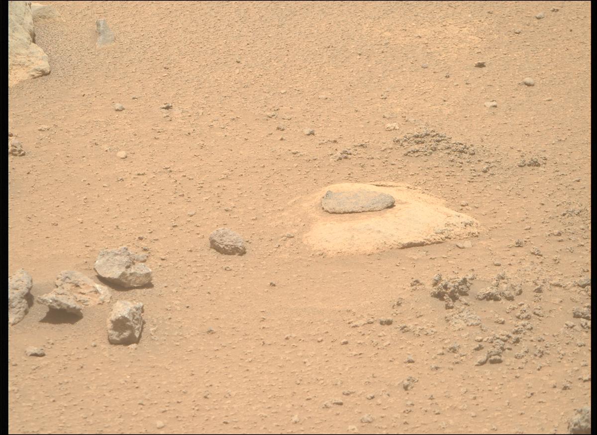 This image was taken by MCZ_RIGHT onboard NASA's Mars rover Perseverance on Sol 962