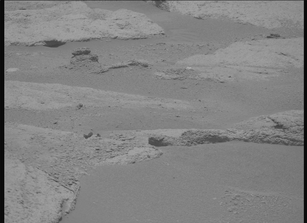 This image was taken by MCZ_RIGHT onboard NASA's Mars rover Perseverance on Sol 963
