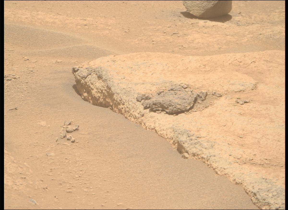 This image was taken by MCZ_RIGHT onboard NASA's Mars rover Perseverance on Sol 963