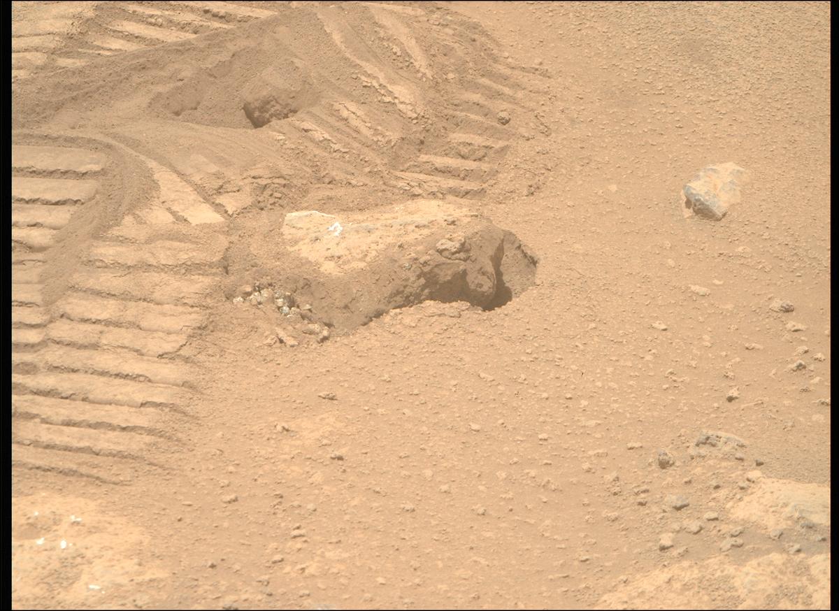 This image was taken by MCZ_RIGHT onboard NASA's Mars rover Perseverance on Sol 963