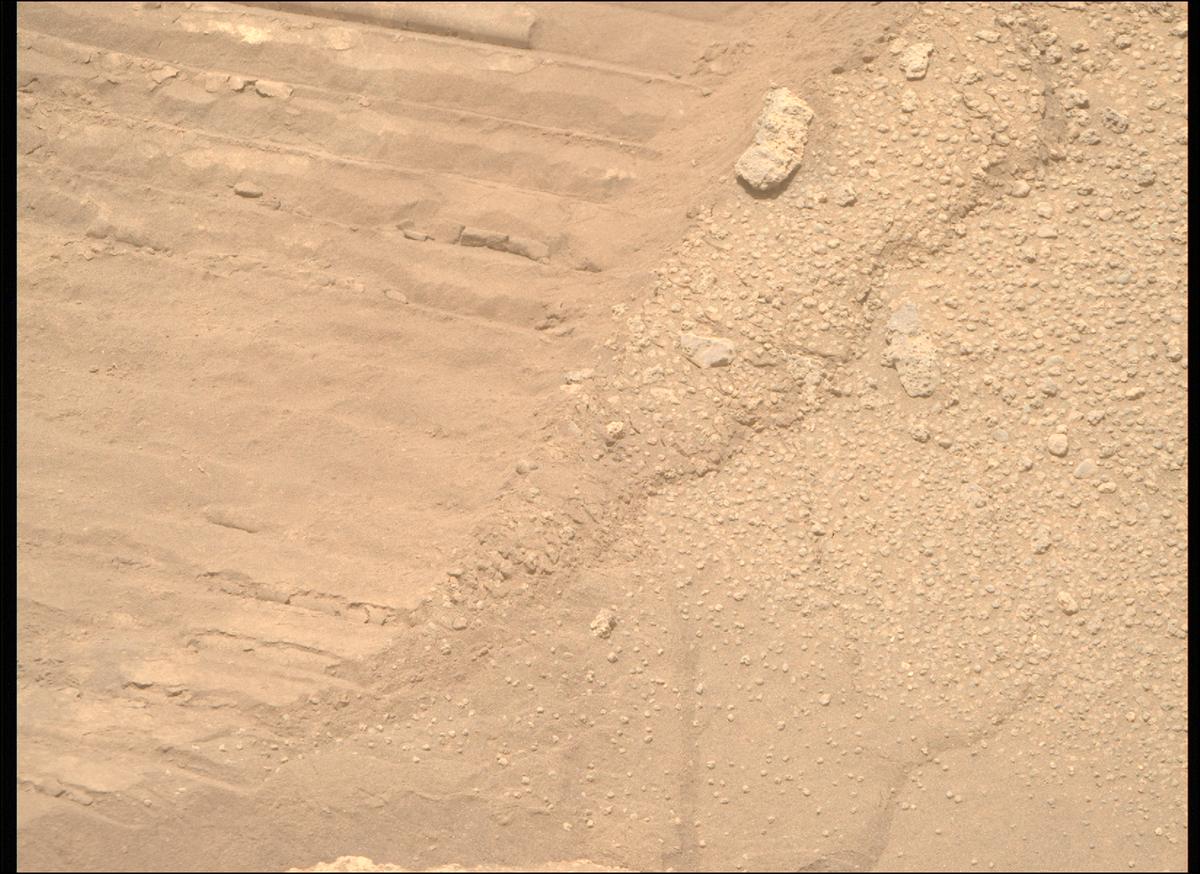 This image was taken by MCZ_RIGHT onboard NASA's Mars rover Perseverance on Sol 963