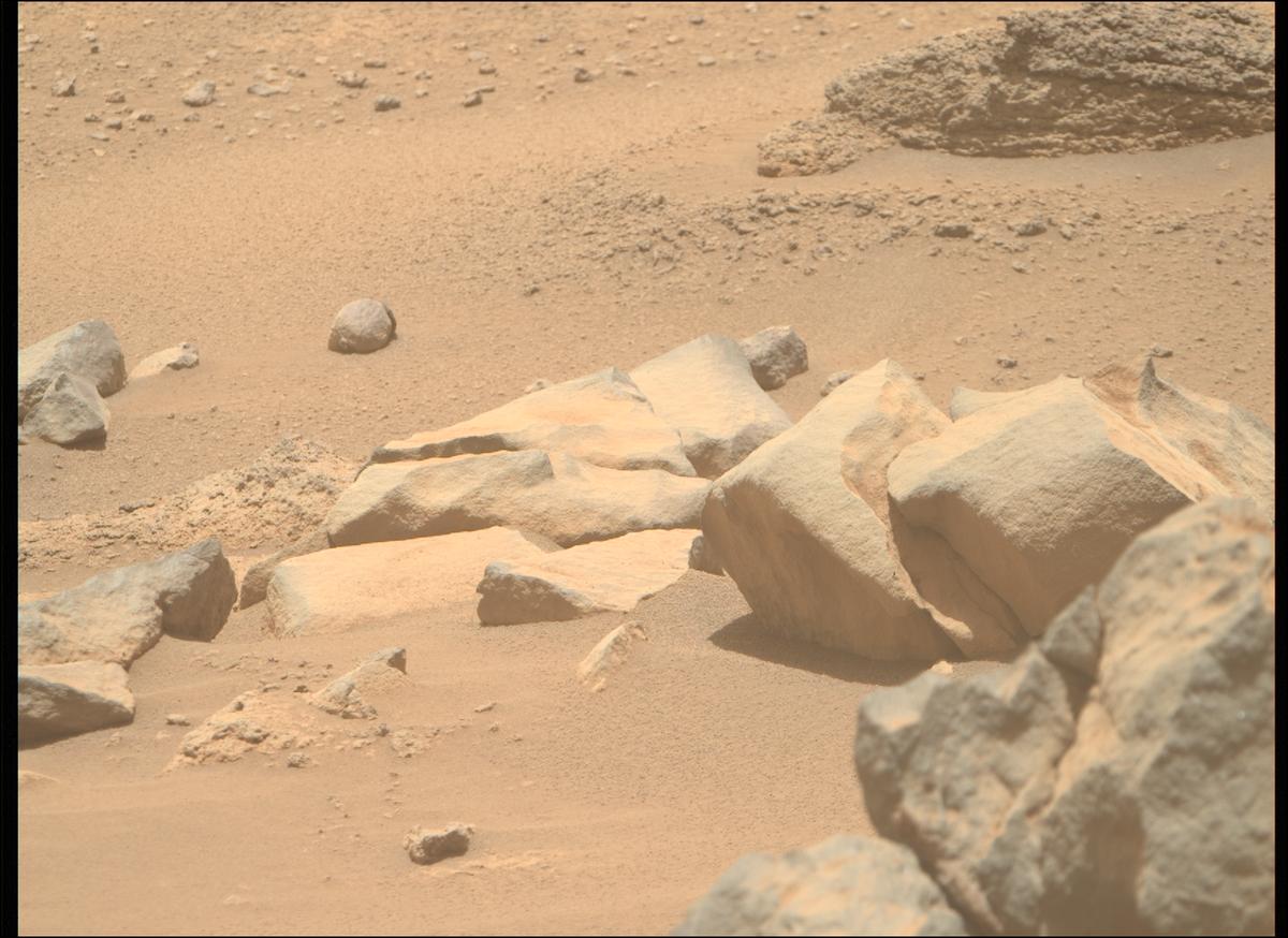This image was taken by MCZ_RIGHT onboard NASA's Mars rover Perseverance on Sol 963