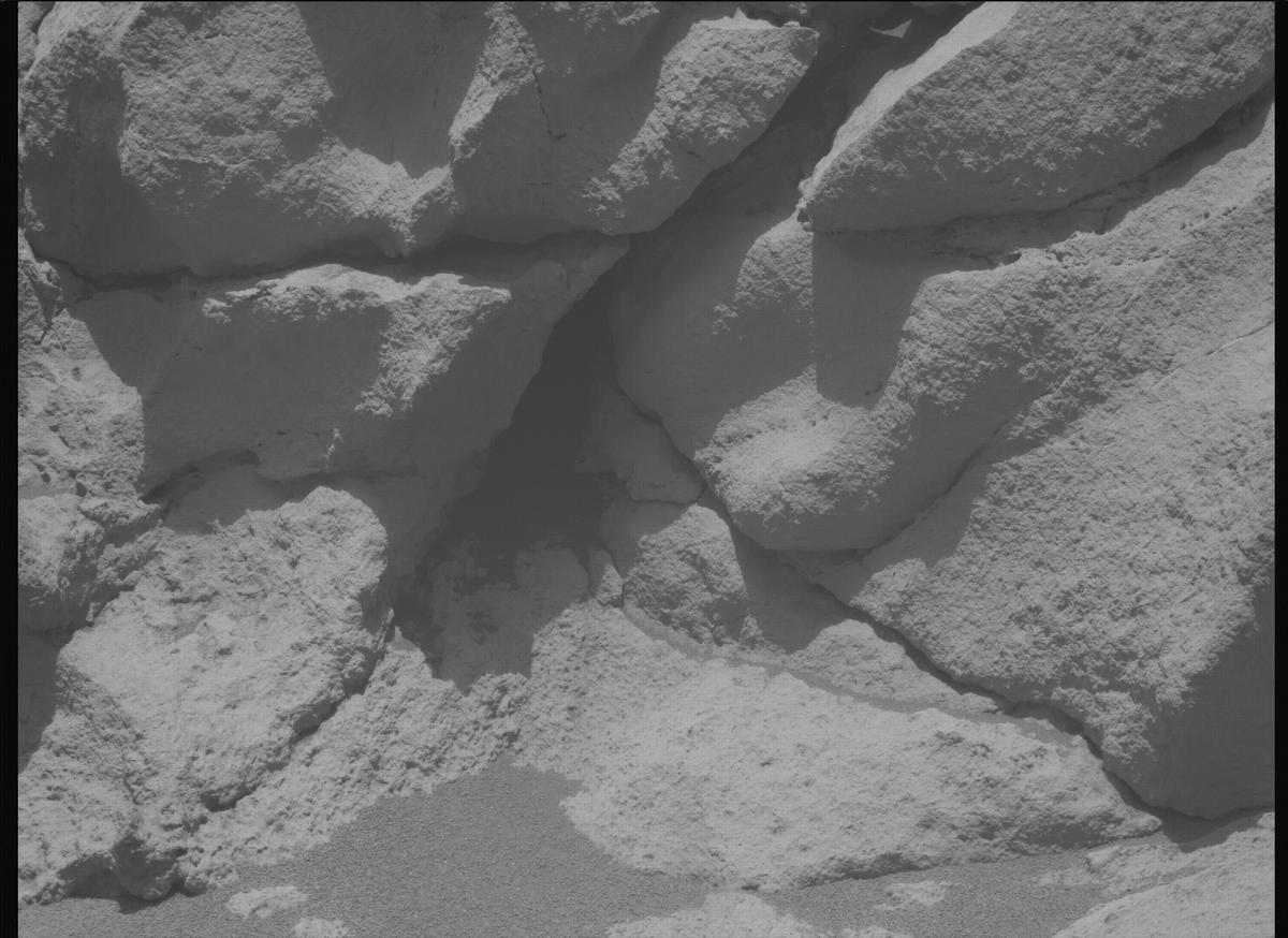 This image was taken by MCZ_RIGHT onboard NASA's Mars rover Perseverance on Sol 963