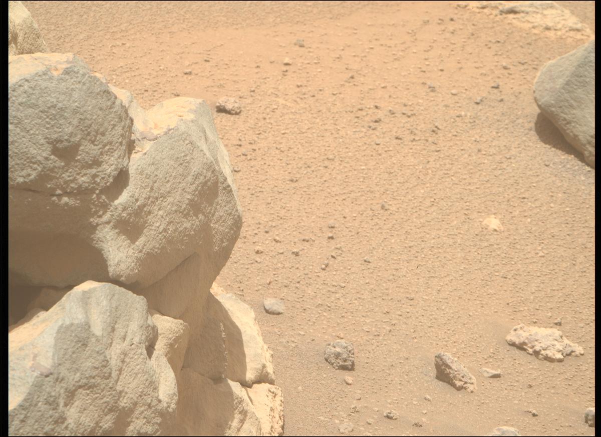 This image was taken by MCZ_RIGHT onboard NASA's Mars rover Perseverance on Sol 963
