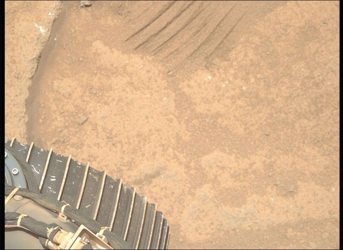 This image was taken by MCZ_RIGHT onboard NASA's Mars rover Perseverance on Sol 965