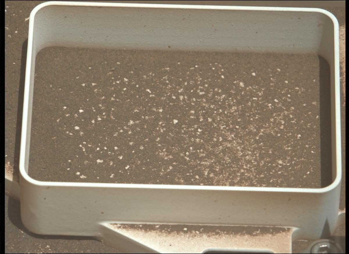 This image was taken by MCZ_LEFT onboard NASA's Mars rover Perseverance on Sol 989
