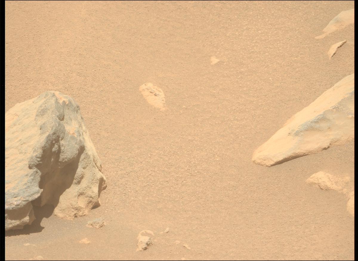 This image was taken by MCZ_LEFT onboard NASA's Mars rover Perseverance on Sol 993