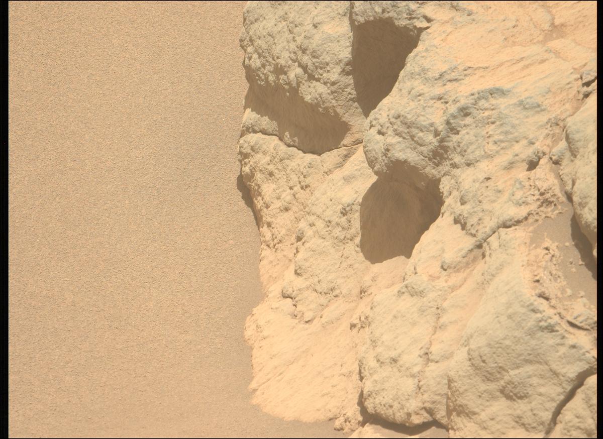 This image was taken by MCZ_LEFT onboard NASA's Mars rover Perseverance on Sol 993