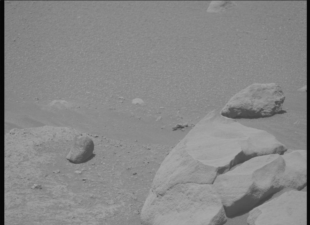 This image was taken by MCZ_LEFT onboard NASA's Mars rover Perseverance on Sol 993