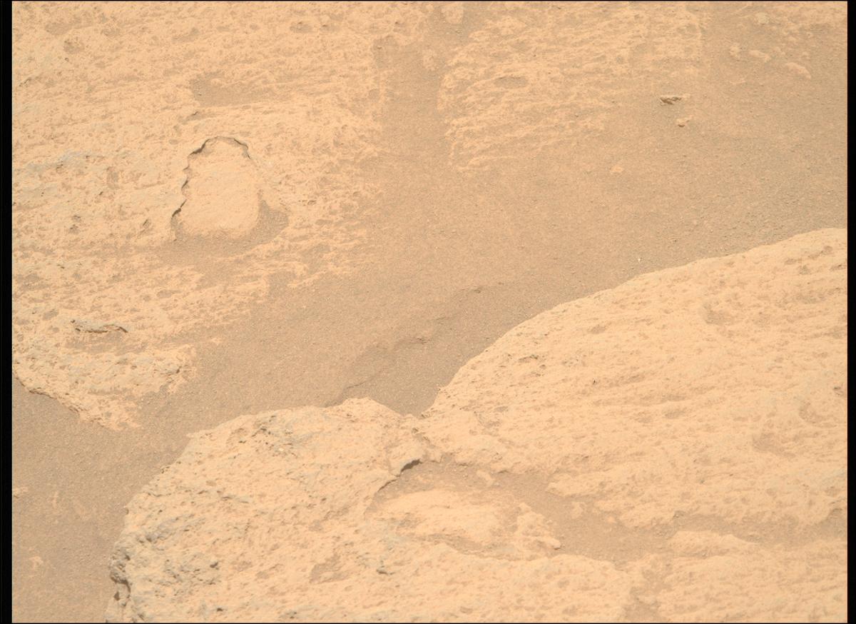 This image was taken by MCZ_RIGHT onboard NASA's Mars rover Perseverance on Sol 993