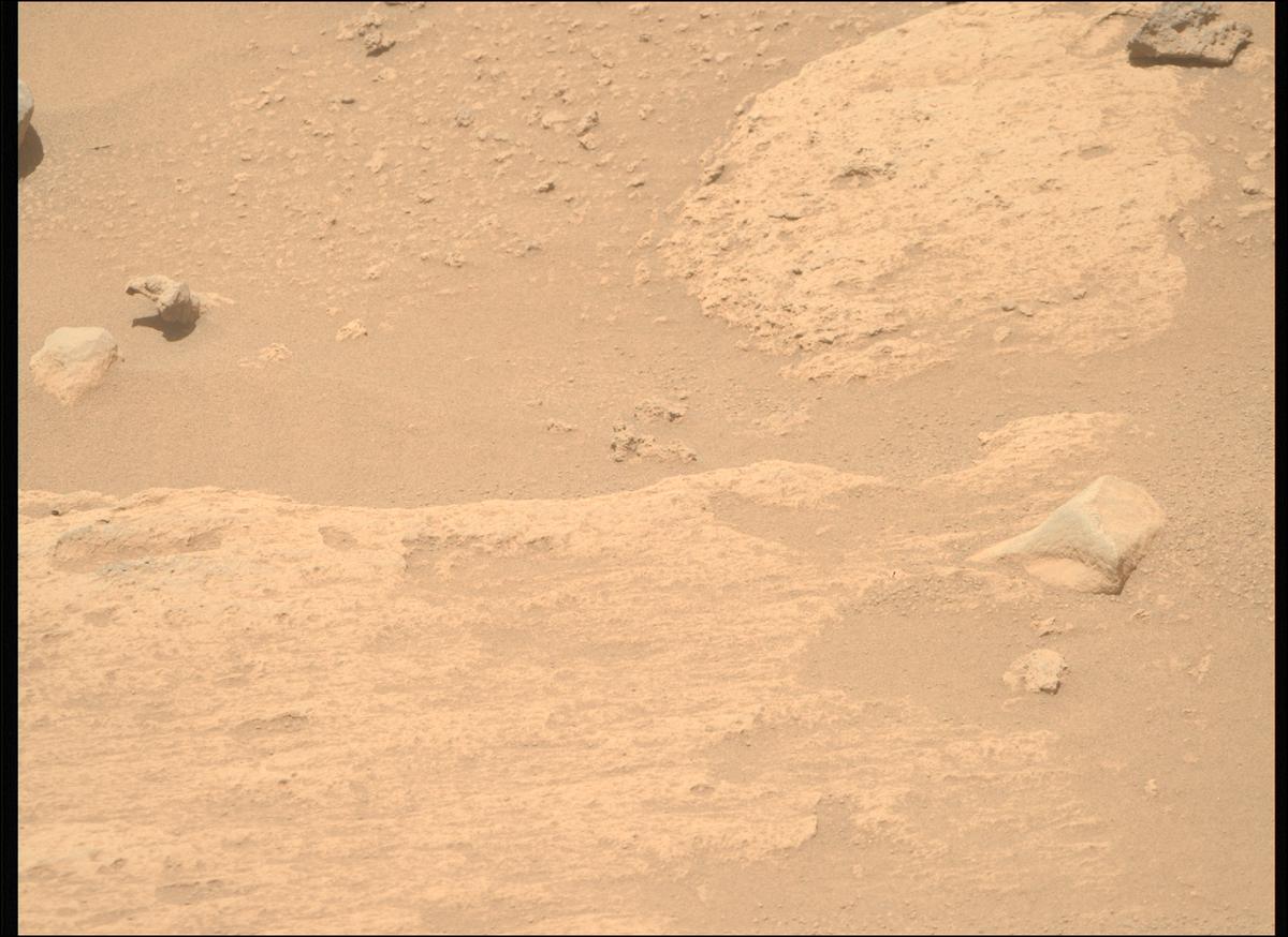 This image was taken by MCZ_RIGHT onboard NASA's Mars rover Perseverance on Sol 993