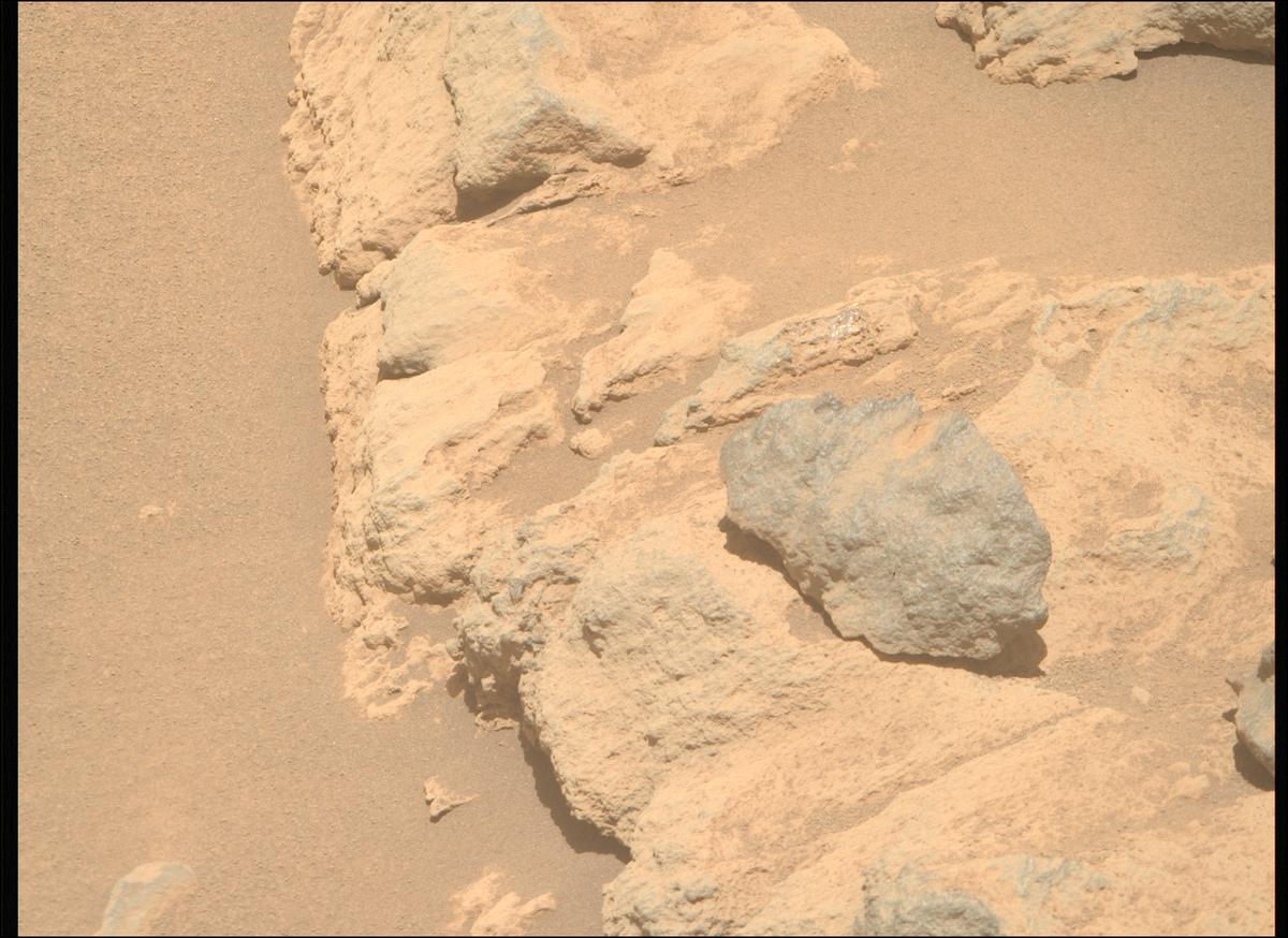 This image was taken by MCZ_RIGHT onboard NASA's Mars rover Perseverance on Sol 993