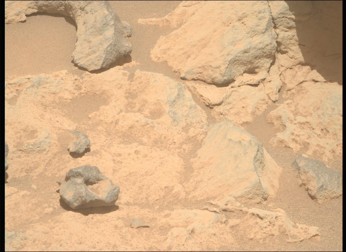This image was taken by MCZ_RIGHT onboard NASA's Mars rover Perseverance on Sol 993