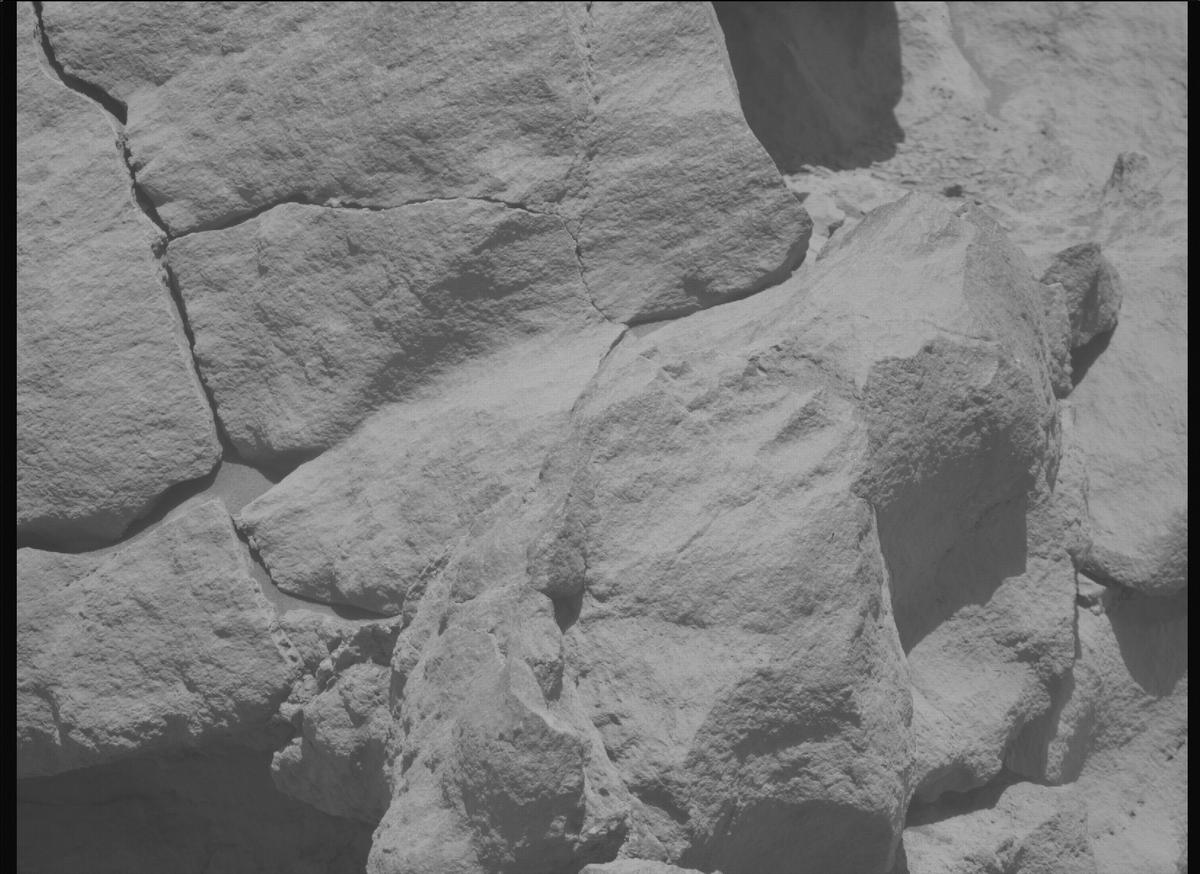 This image was taken by MCZ_RIGHT onboard NASA's Mars rover Perseverance on Sol 993