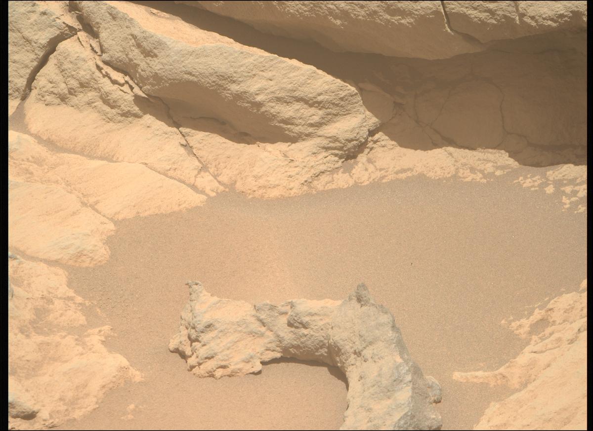 This image was taken by MCZ_RIGHT onboard NASA's Mars rover Perseverance on Sol 993