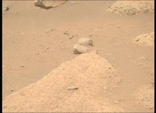 View image taken on Mars, Mars Perseverance Sol 993: Right Mastcam-Z Camera