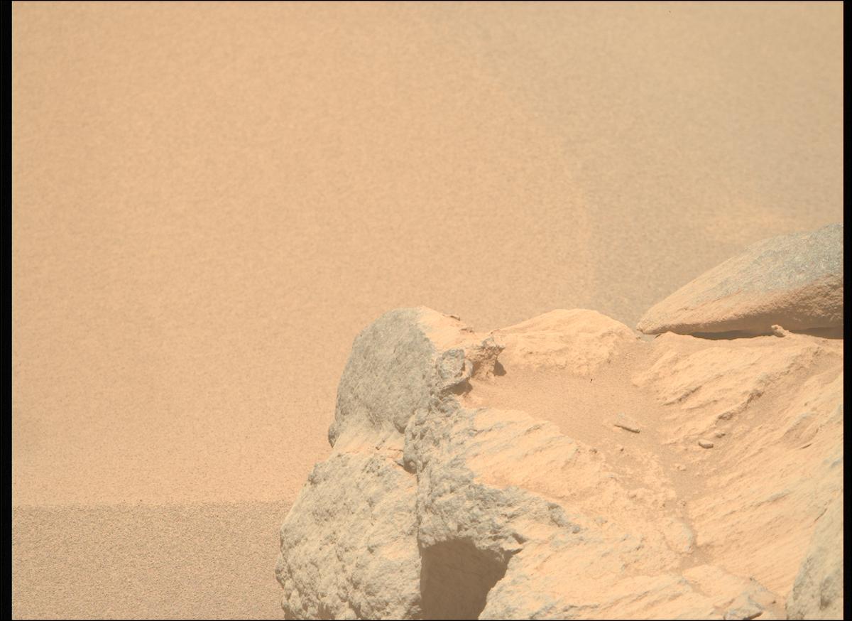 This image was taken by MCZ_RIGHT onboard NASA's Mars rover Perseverance on Sol 993