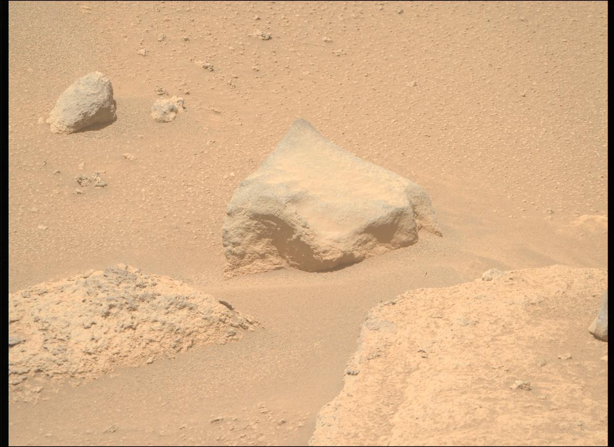 This image was taken by MCZ_RIGHT onboard NASA's Mars rover Perseverance on Sol 993
