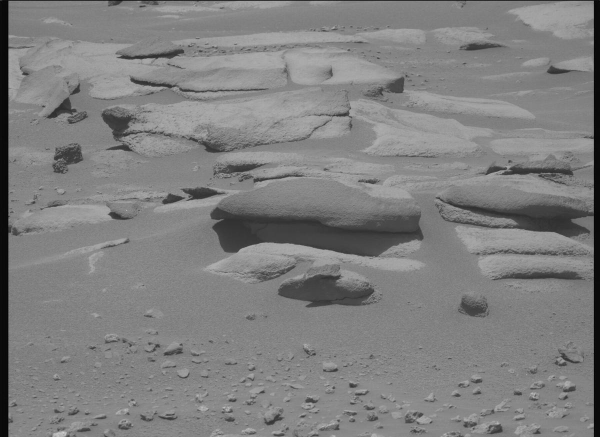 This image was taken by MCZ_LEFT onboard NASA's Mars rover Perseverance on Sol 994