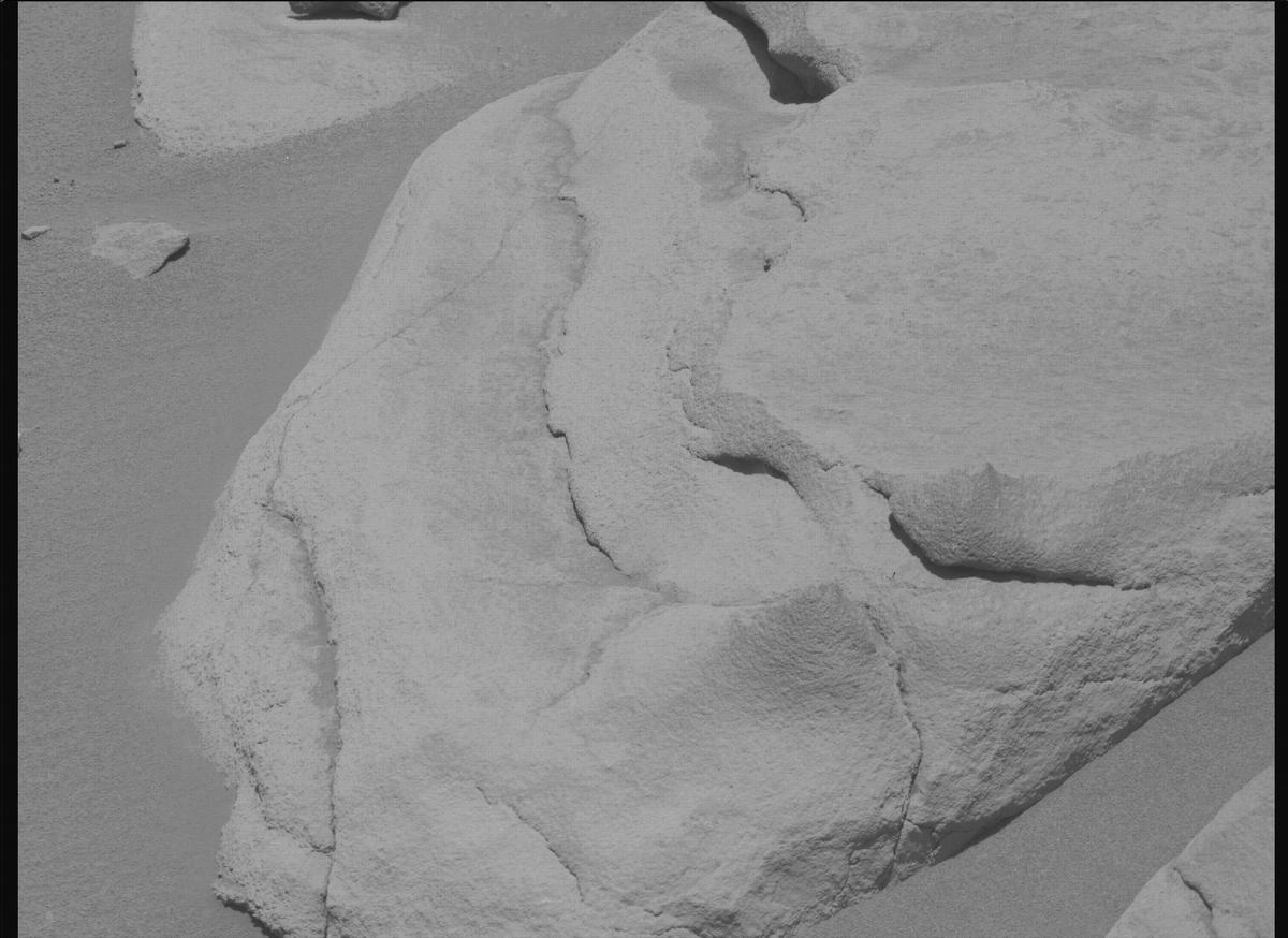 This image was taken by MCZ_RIGHT onboard NASA's Mars rover Perseverance on Sol 994