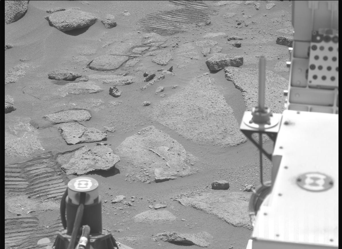 This image was taken by MCZ_RIGHT onboard NASA's Mars rover Perseverance on Sol 996