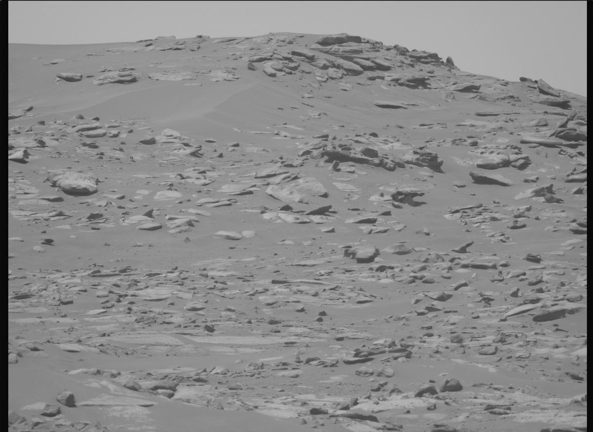 This image was taken by MCZ_LEFT onboard NASA's Mars rover Perseverance on Sol 997