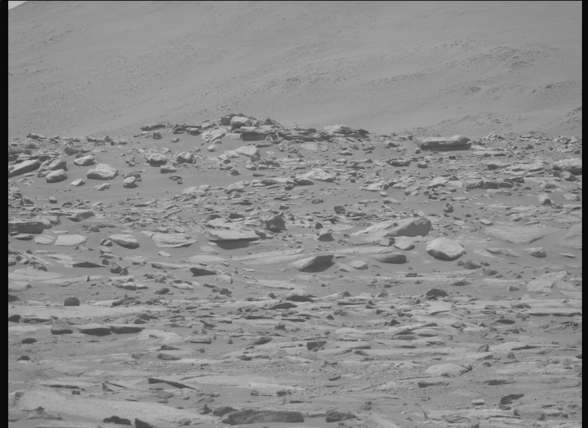 This image was taken by MCZ_RIGHT onboard NASA's Mars rover Perseverance on Sol 997