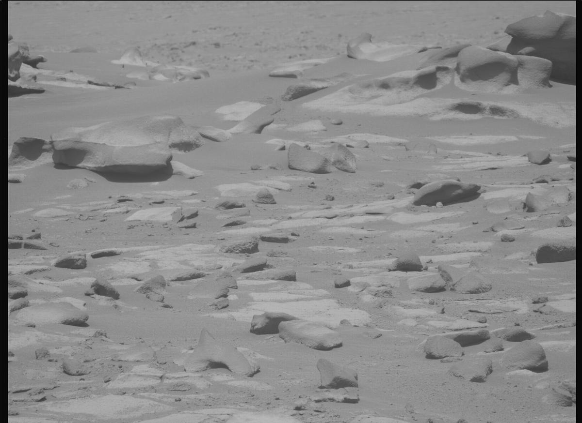 This image was taken by MCZ_LEFT onboard NASA's Mars rover Perseverance on Sol 998