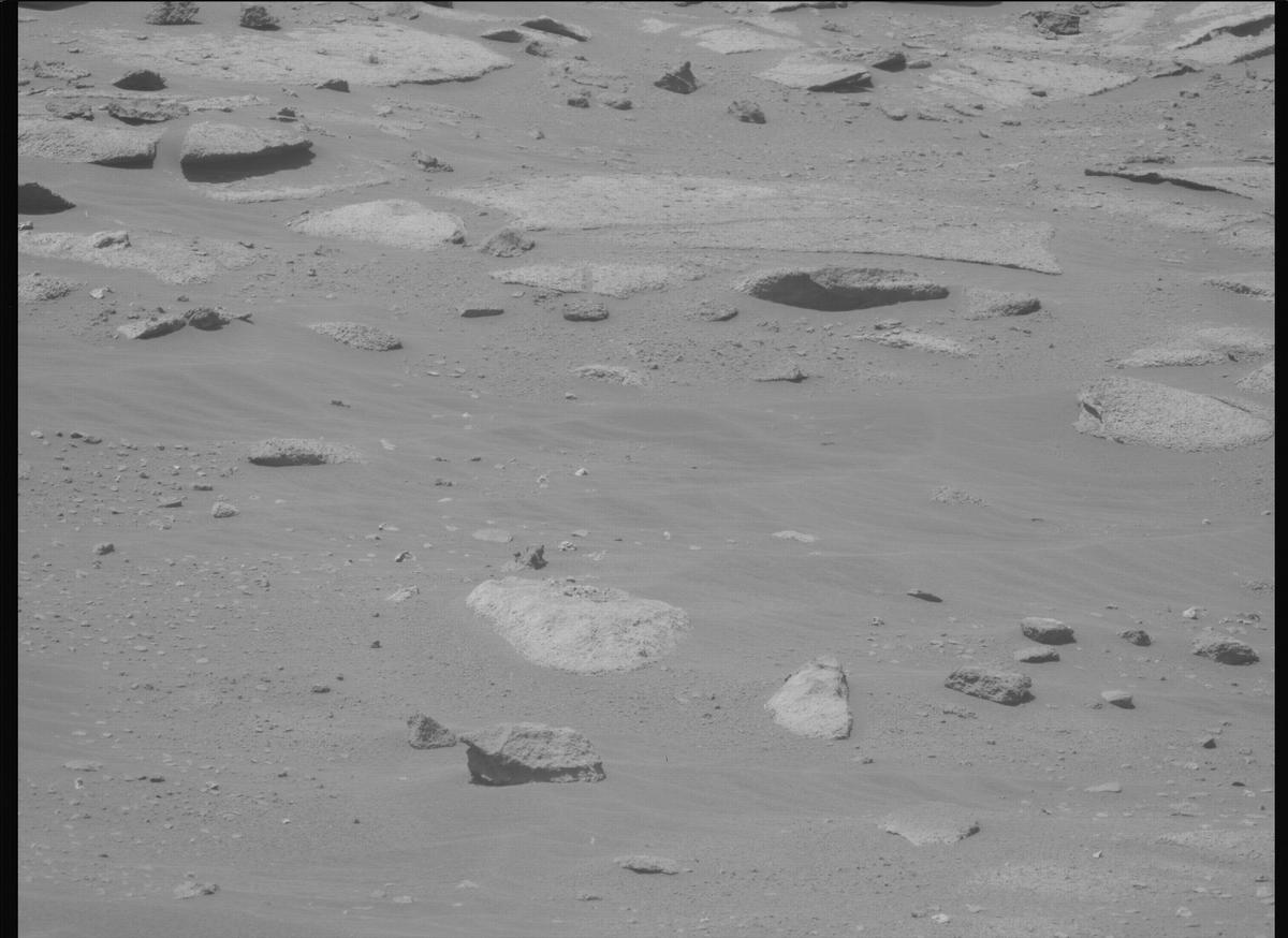 This image was taken by MCZ_LEFT onboard NASA's Mars rover Perseverance on Sol 998