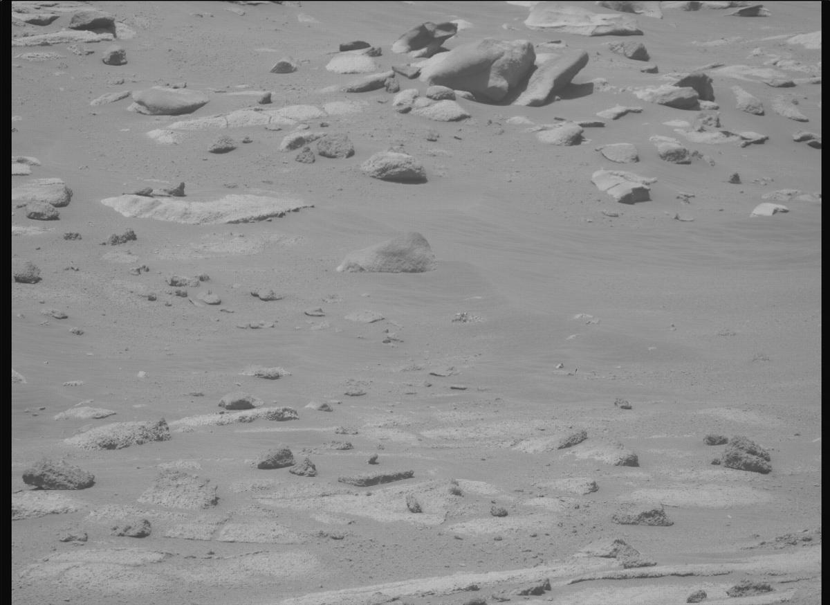 This image was taken by MCZ_RIGHT onboard NASA's Mars rover Perseverance on Sol 998