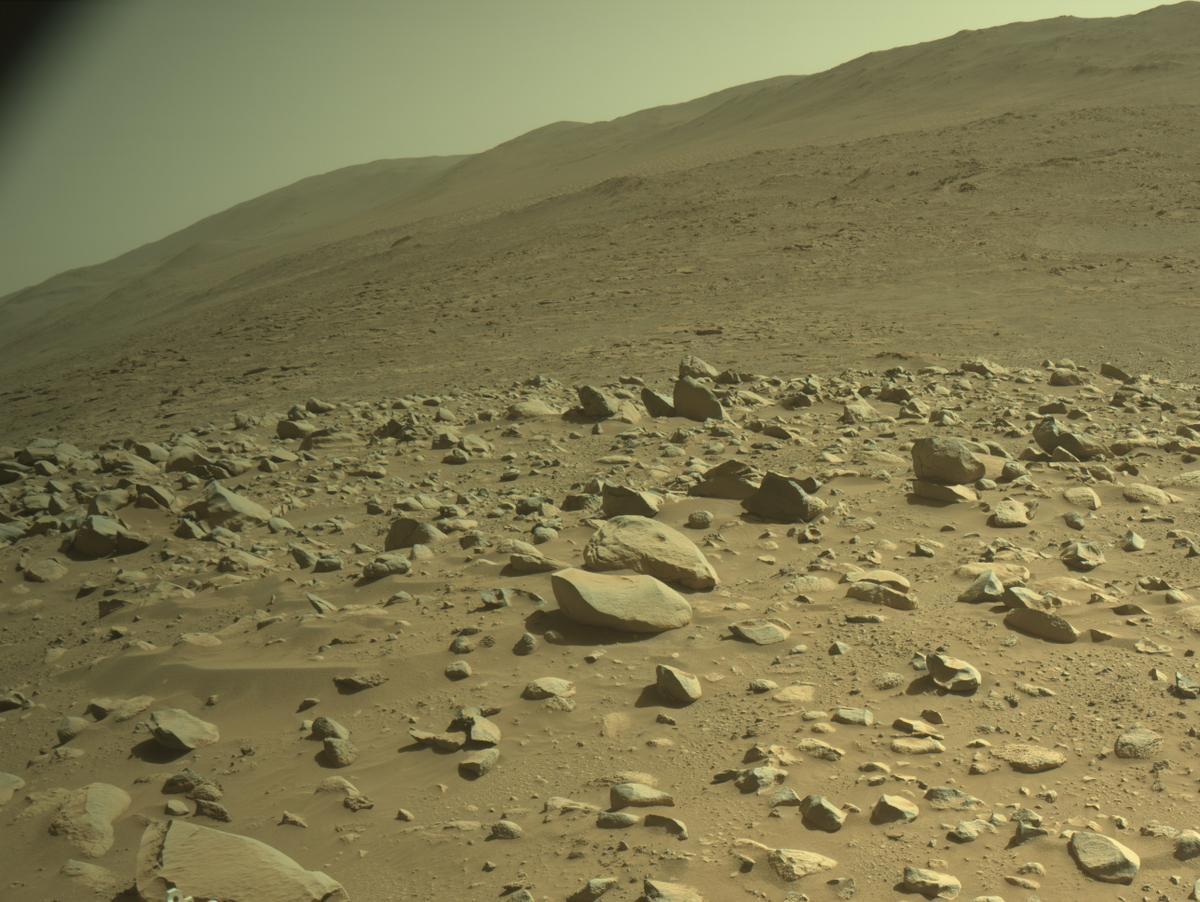This image was taken by NAVCAM_LEFT onboard NASA's Mars rover Perseverance on Sol 999
