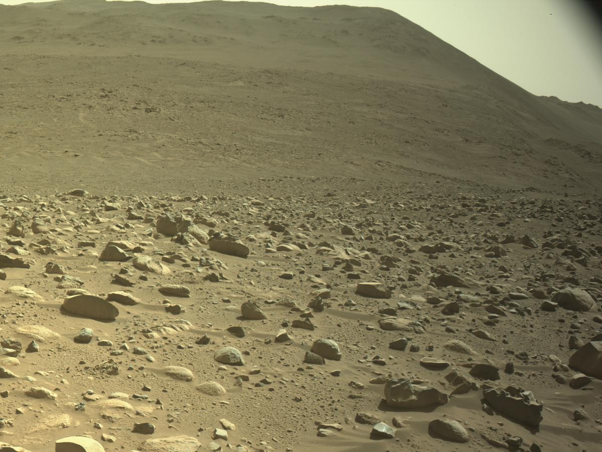 This image was taken by NAVCAM_RIGHT onboard NASA's Mars rover Perseverance on Sol 999