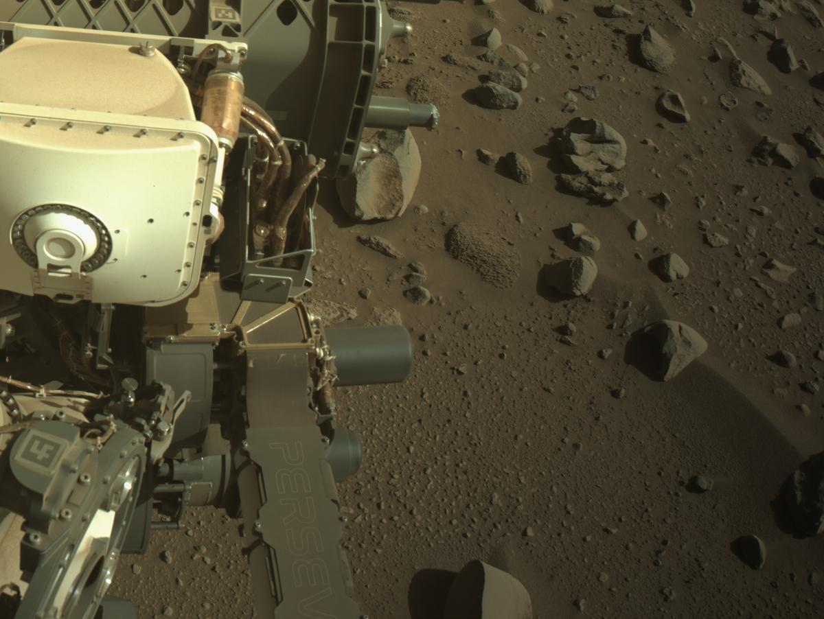 This image was taken by NAVCAM_RIGHT onboard NASA's Mars rover Perseverance on Sol 999