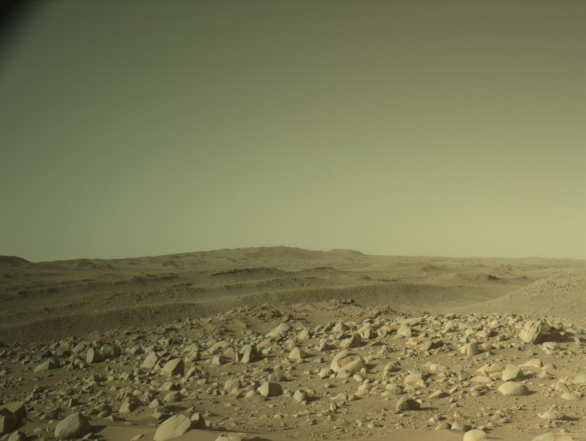 This image was taken by NAVCAM_RIGHT onboard NASA's Mars rover Perseverance on Sol 999