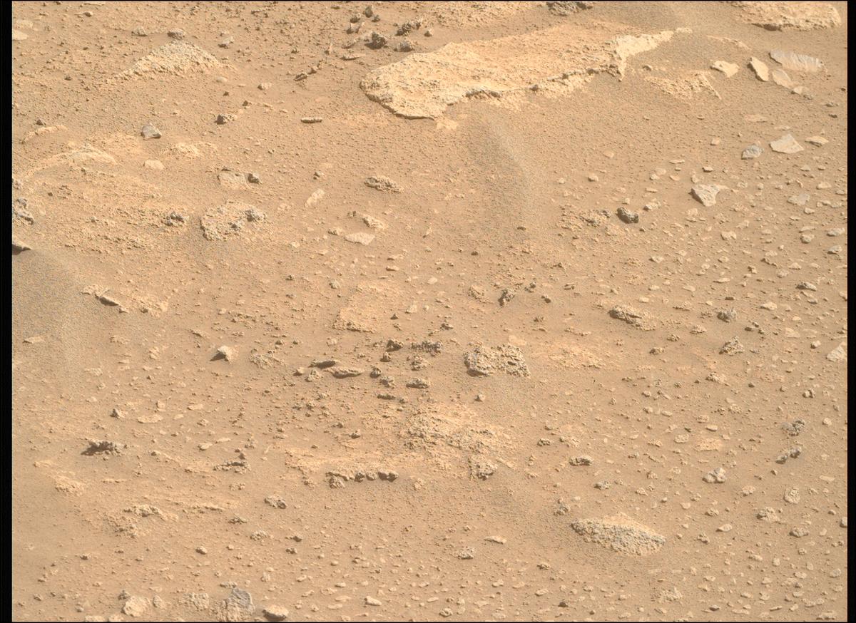 This image was taken by MCZ_RIGHT onboard NASA's Mars rover Perseverance on Sol 1002