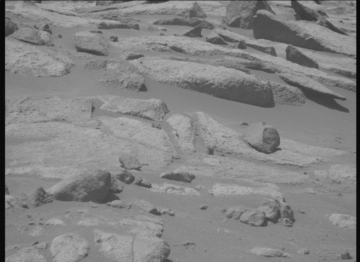 This image was taken by MCZ_RIGHT onboard NASA's Mars rover Perseverance on Sol 1003