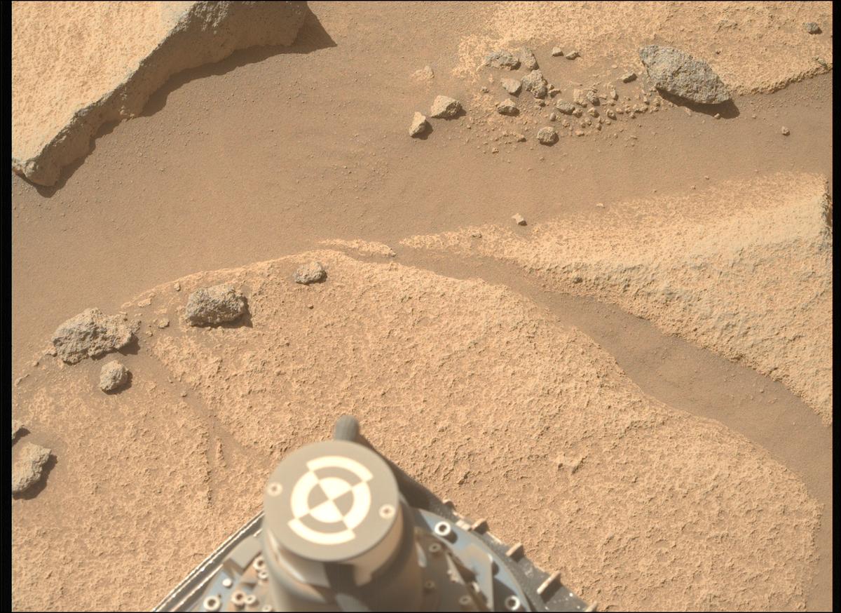 This image was taken by MCZ_RIGHT onboard NASA's Mars rover Perseverance on Sol 1009