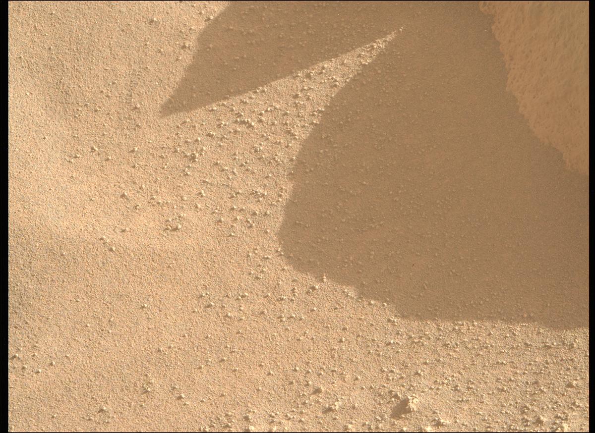 This image was taken by MCZ_RIGHT onboard NASA's Mars rover Perseverance on Sol 1018