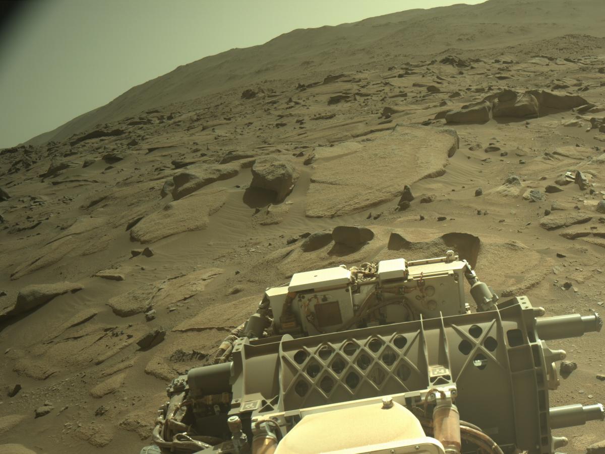 This image was taken by NAVCAM_RIGHT onboard NASA's Mars rover Perseverance on Sol 1019