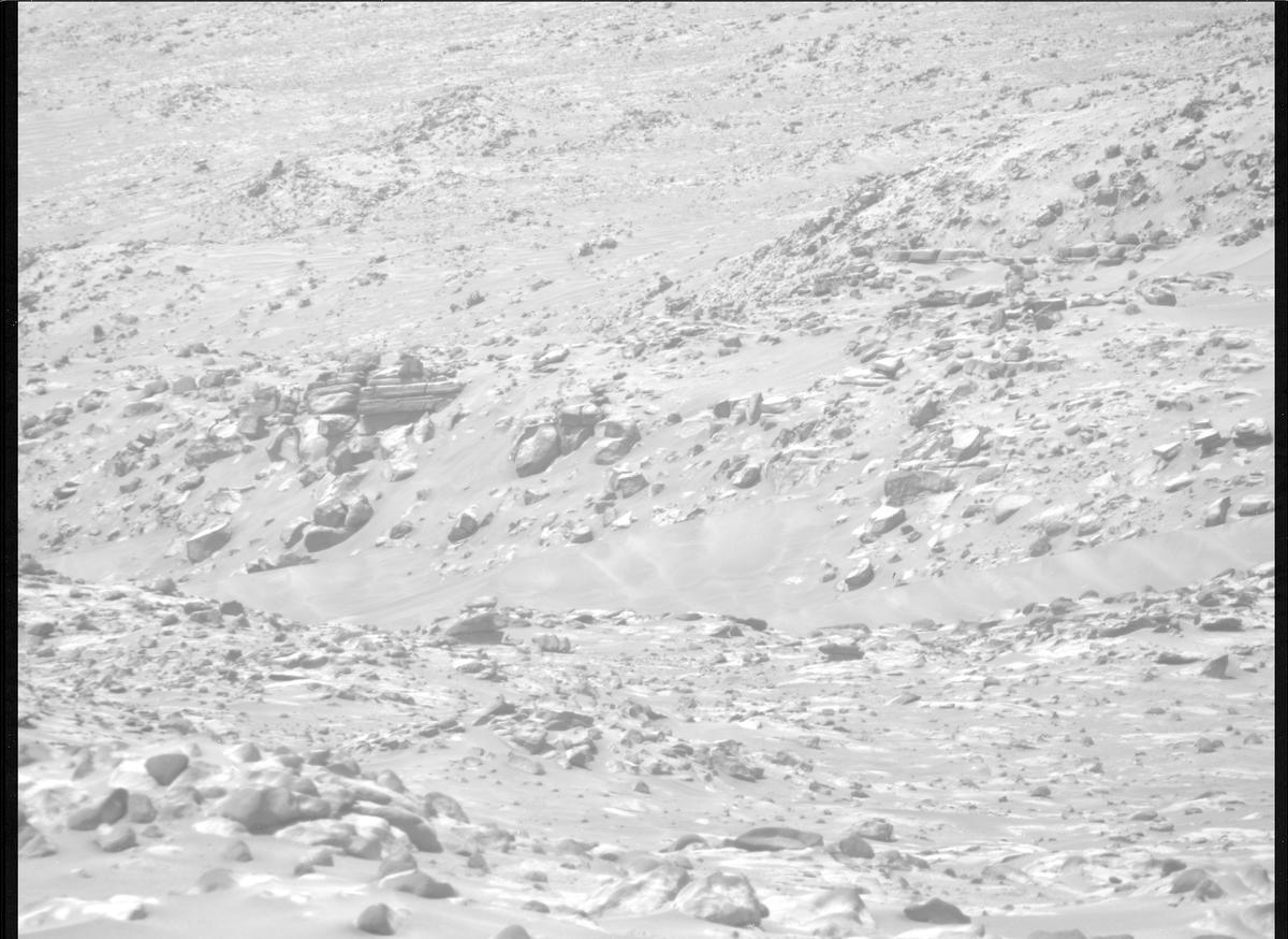 This image was taken by MCZ_RIGHT onboard NASA's Mars rover Perseverance on Sol 1024