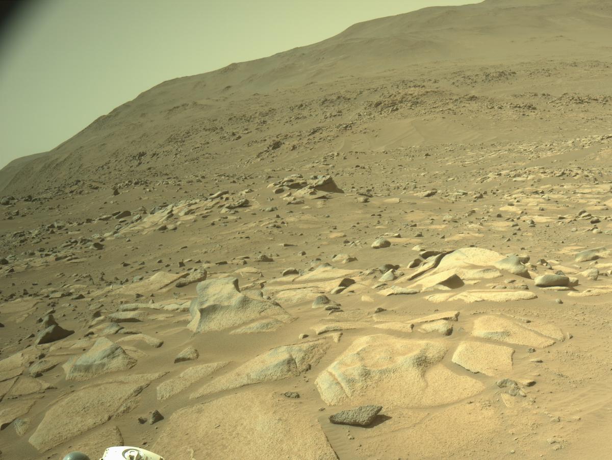 This image was taken by NAVCAM_RIGHT onboard NASA's Mars rover Perseverance on Sol 1025